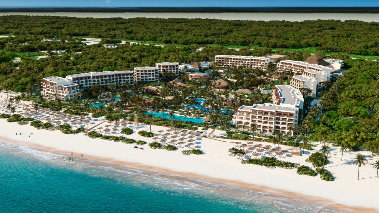The property is located on the Costa Mujeres coastline.