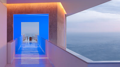 Encanto Acapulco features a minimalist design.