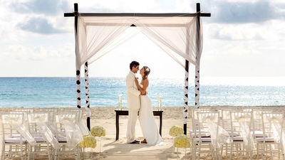 There are plenty of luxury properties in Mexico at which clients can host a destination wedding.