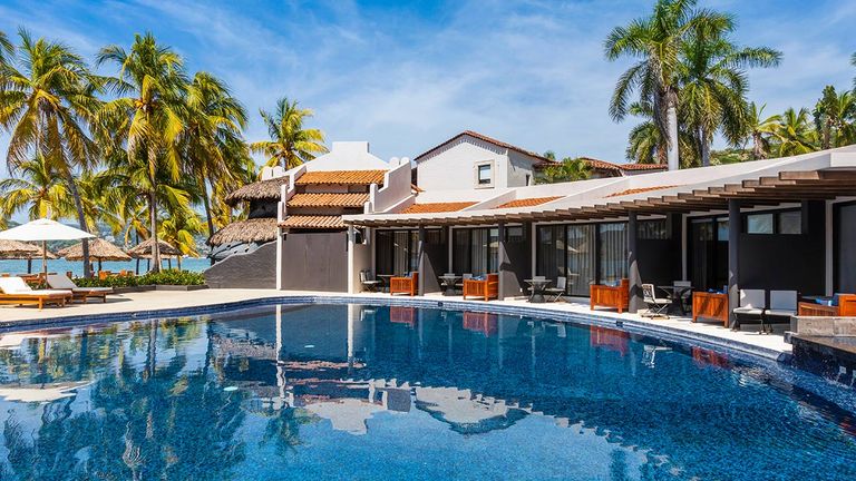 The swim-up suites at Thompson Zihuatanejo are ideal for a small group.