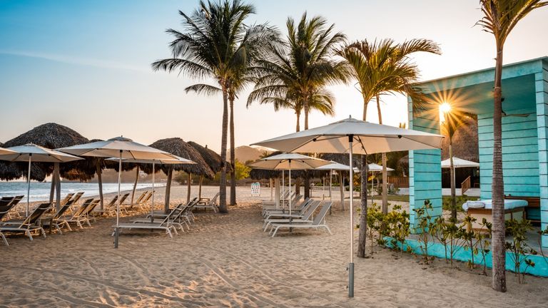 Delta Hotels Riviera Nayarit_BeachClub