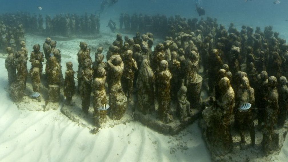 Replicas of the Underwater Museum’s artwork are on display at a new visitors center. // © 2013 Jason de Caires Taylor F
