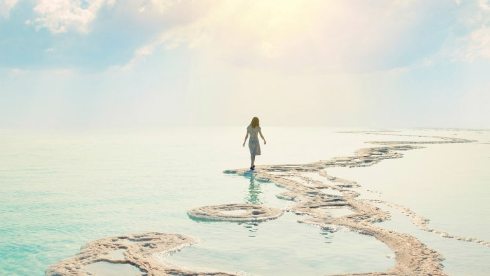 Western Australia’s Lake Hillier is a conspicuous shade of pink. // © 2015 Tourism Western Australia