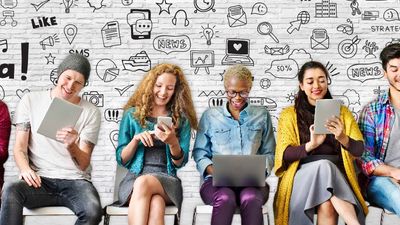 Travel agent-facing apps provide clients with a dynamic itinerary and can help agents work more effiiciently. // © 2016 AXUS; Tripscope; Umapped; iStock 3
