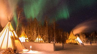 Watch the Northern Lights in Yellowknife. // © 2017 iStock 2
