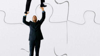 Travel agents can benefit from a strategic marketing partnership. // (c) 2013 Thinkstock F