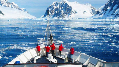 Sue Neukirch placed third with this stunning photo of “Antarctica on the Clipper Adventurer.” // © 2014 Sue Neukirch