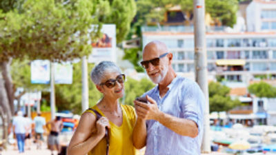 How Americans Use Social Media on Vacation