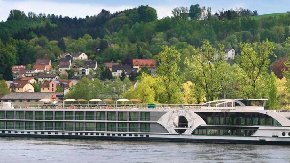Tauck Savor is the brand’s second Inspiration-class ship. // © 2015 Tauck 2