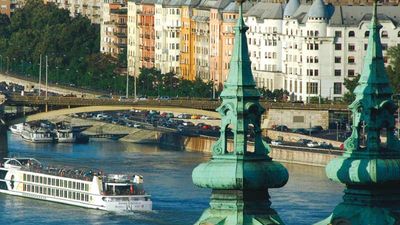 Some Tauck river cruises begin or end in Budapest. // © 2015 Tauck 2