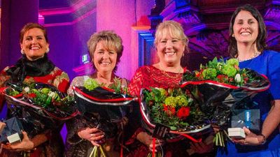From left: Beryl Gibson, Beth Butzlaff, Michelle Chimko, Lisa Anciaux, Sinéad O’Connell and Jennifer Gasser // © 2016 Viking River Cruises 2