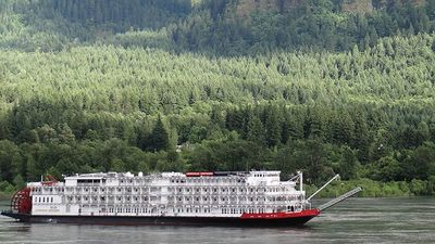 AQSC’s Vineyards, Vintages and Varietals itinerary takes place onboard American Empress. // © 2017 American Queen Steamboat Company