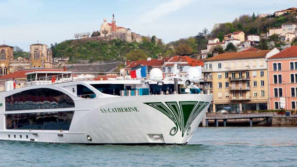 rivercruise2_feat