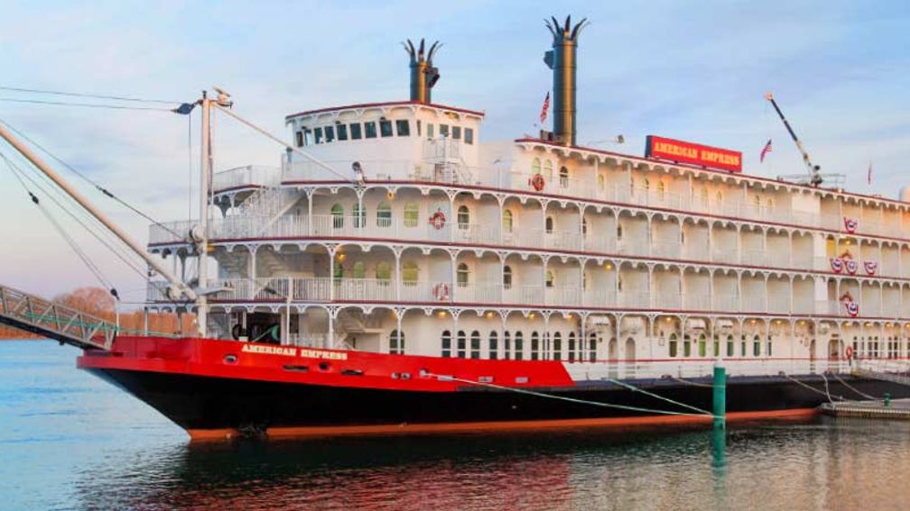 Empress set sail after a $5 million refurbishment. // © 2014 American Queen Steamboat Company 2