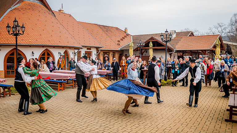 The opening reception included a Hungarian dance performance.