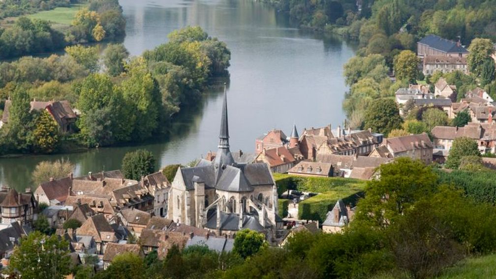 CroisiEurope offers cruises on 25 canals and rivers with a large variety of different itineraries. // © 2013 CroisiEurope F