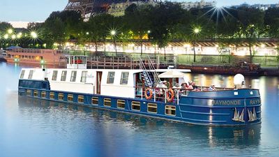 Raymonde sails the Marne-Rhine Canal, beginning in Paris. // © 2017 CroisiEurope