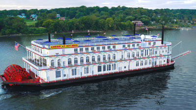 In August, American Duchess will be sailing from St. Louis to Ottawa, Ill. // © 2017 American Queen Steamboat Company