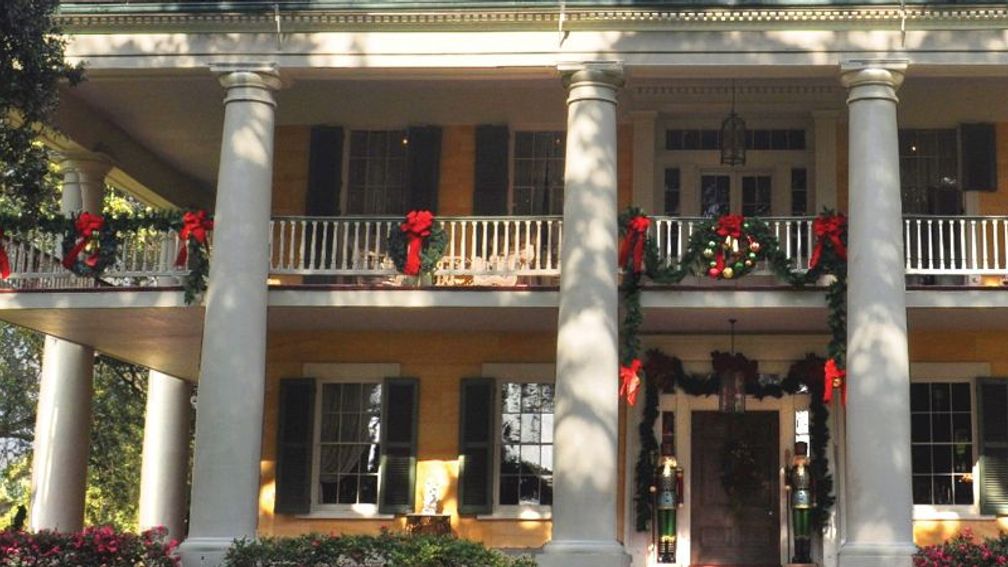 The Cajun Christmas itinerary includes a Christmas-themed tour at Houmas House Plantation. // © 2013 American Cruise Lines F