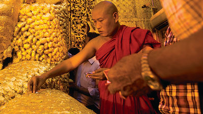 Guests sailing on AmaWaterways’ 16-day voyage through Myanmar will visit the gold-leaf-covered Mahamuni Buddha and visit the Shwenandaw monastery. // © 2015 AmaWaterways