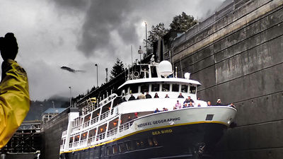 The 62-passenger National Geographic Sea Bird at Bonneville Lock // © 2015 Lindblad Expeditions