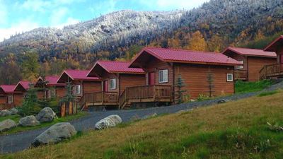 Accommodations for the Knick River Adventure package include overnight stays at Knik River Lodge in Palmer, Alaska. // © 2016 Knick River Lodge