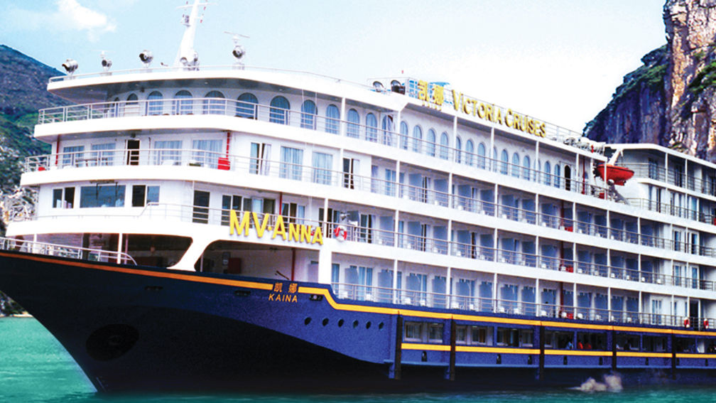 Guests can enjoy special excursions and amenities on anniversary sailings with Victoria Cruises. // © 2014 Victoria Cruises F