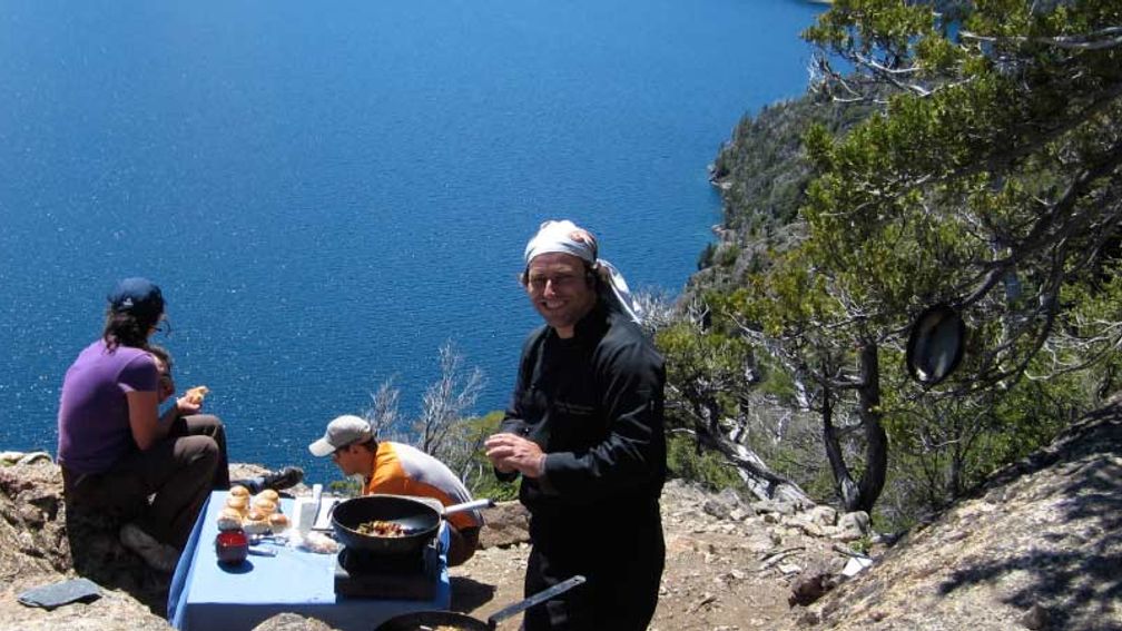 Blue Parallel guests might enjoy a private picnic overlooking Argentina’s Lake District. // © 2015 Blue Parallel 3