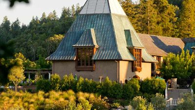 Francis Ford Coppola’s Rustic in Sonoma County is perched on a hill with vineyard views. // © 2015 Francis Ford Coppola Winery 2