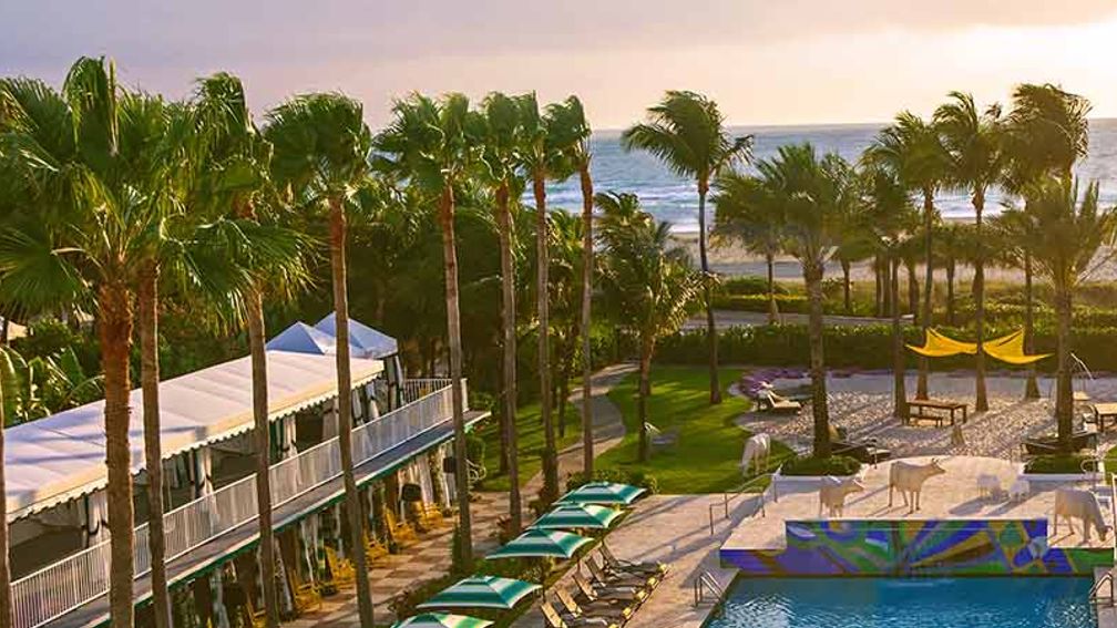 Surfcomber Hotel in South Beach is a hit with travelers and locals alike. // © 2015 iStock 2