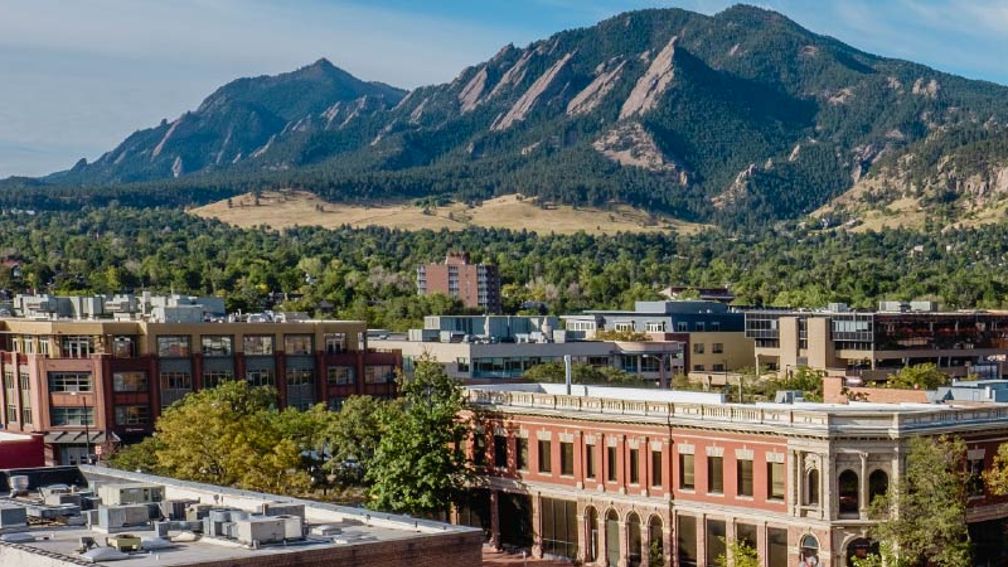 View the Flatirons rock formations from Pearl Street. // © 2017 Denise Chambers 2