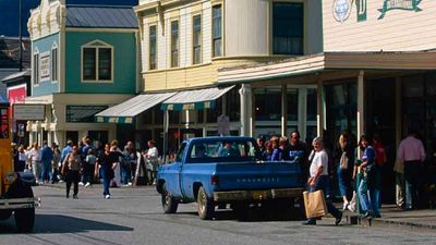 History meets humor on Skagway Street Car tours. // © 2014 Skagway Street Car Company 3