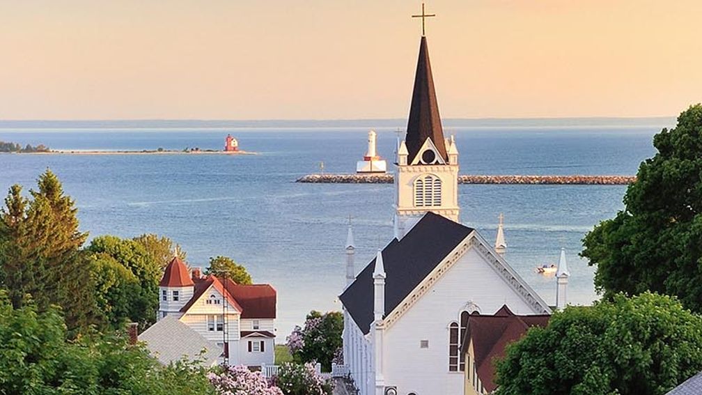 A Guide to Exploring the Great Lakes Region