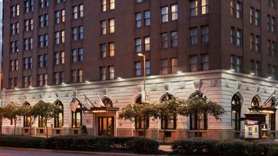 The Whitney Hotel is in a historic Beaux Arts building.// © 2015 Whitney Hotel – New Orleans Hotel Collection 3