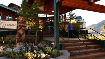 Grande Denali Lodge, located on Sugarloaf Mountain, offers epic views. // © 2016 Heather Fries 2