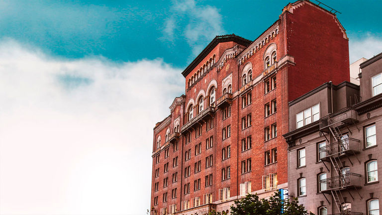 Built in the 1920s, Harbor Court Hotel San Francisco faces the Embarcadero.