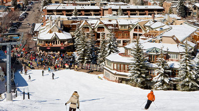 The Silver Queen Gondola is the longest single-stage gondola in the world, taking riders to and from the downtown Plaza and the top of Aspen Mountain in about 20 minutes. // © 2015 David O. Marlow