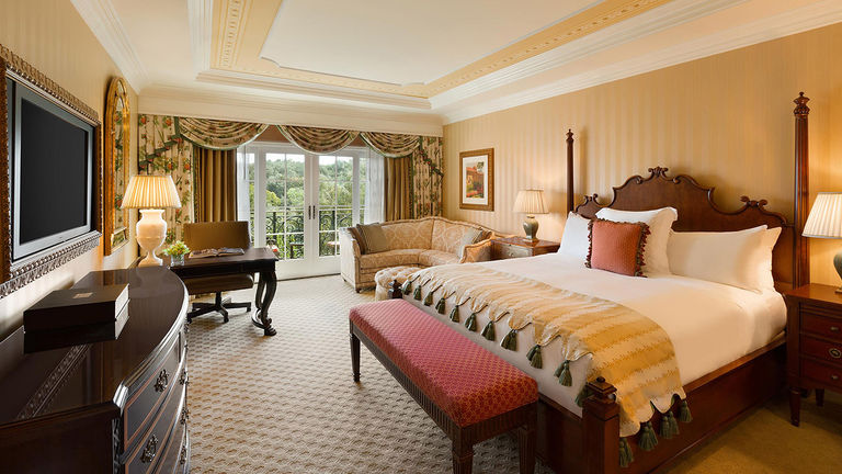 Guestrooms look out to the canyon, a pool or the golf course.