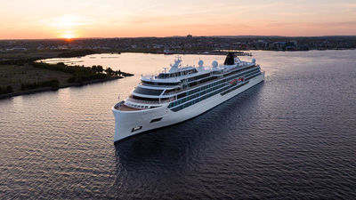 Viking offers multiple itineraries that highlight Canadian and American sights in the Great Lakes region.
