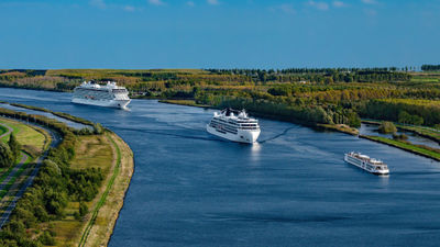 31 Wave Season Cruise Deals to Book Now