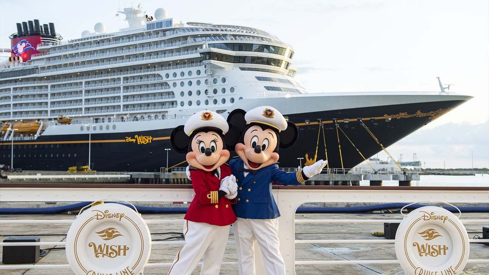 disney wish holiday cruise