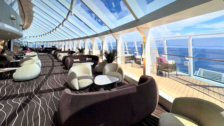 The Top Sail Lounge is accessible only to MSC Yacht Club guests.
