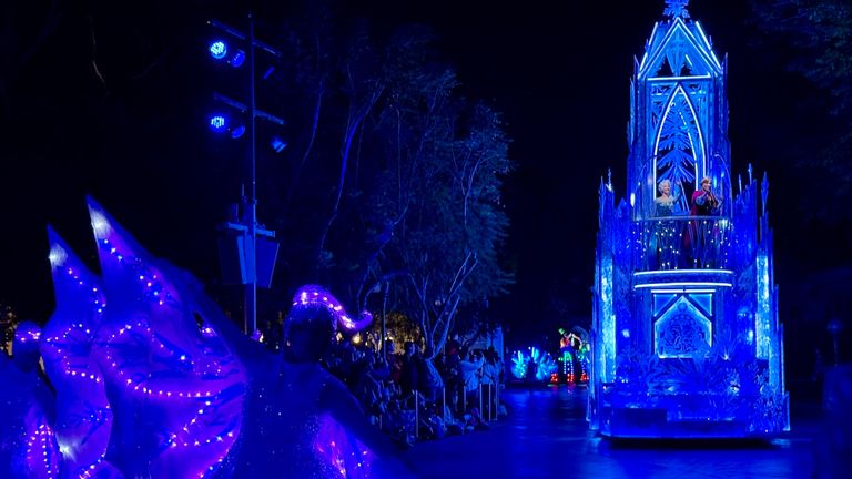 The spectacular 30-foot-tall Frozen-themed float returns to “Paint the Night.”