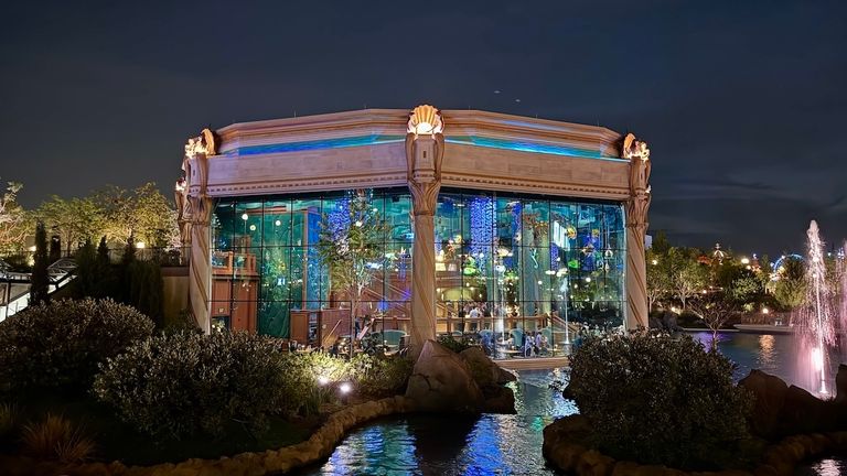 Atlantic restaurant is designed as a Victorian aquarium, with colorful, steampunk-style mechanical fish swimming overhead.