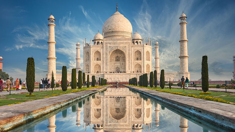 Families visit the Taj Mahal on Intrepid’s Northern India tour.
