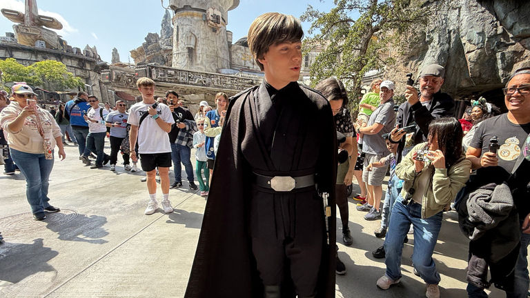 On the opening day of Season of the Force, Luke Skywalker was surrounded by fans who were thrilled to meet the legendary Jedi Knight.