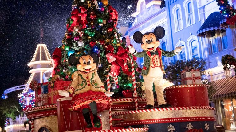 Mickey’s Very Merry Christmas Party guests can see the exclusive Mickey’s Once Upon a Christmastime Parade.