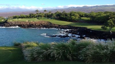 The signature third hole on the Mauna Kea golf course on Hawaii Island // (c) 2013 Kenneth Shapiro