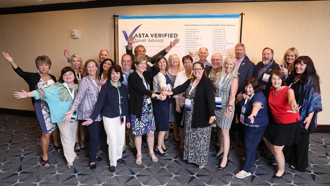 Graduates of ASTA’s Verified Travel Advisor program received diplomas on stage at the 2018 ASTA Global Convention in Washington, D.C.