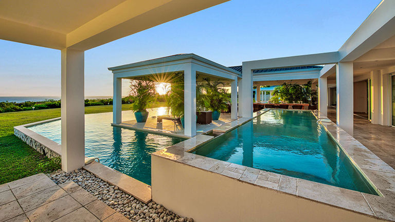 Advisors can earn bonus commission for villa rental bookings made this May.